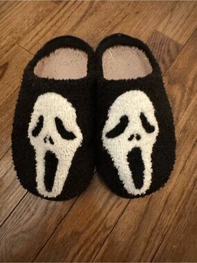 Women’s Slippers